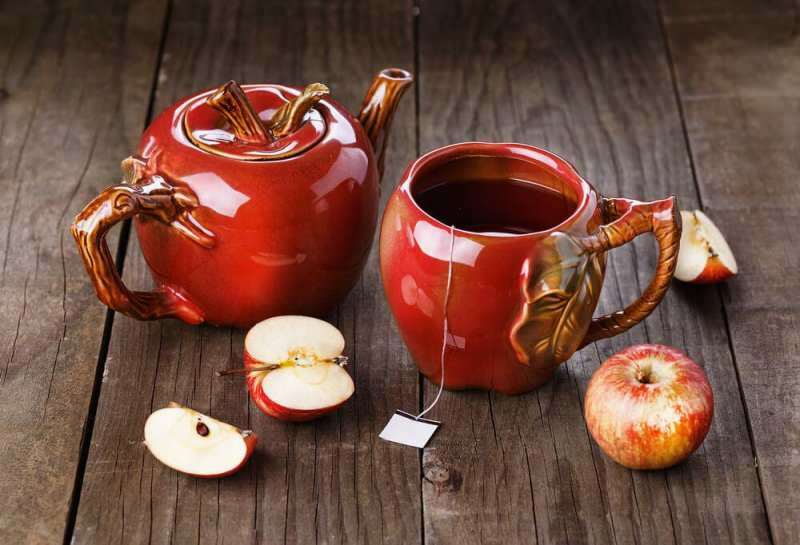 Le thé aux pommes à base de pelures de pommes est plus bénéfique.