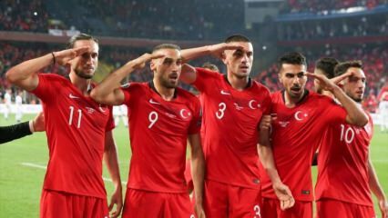Salut à Mehmetçik de l'équipe nationale!