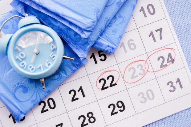 Combien de jours les saignements menstruels sont-ils retardés?