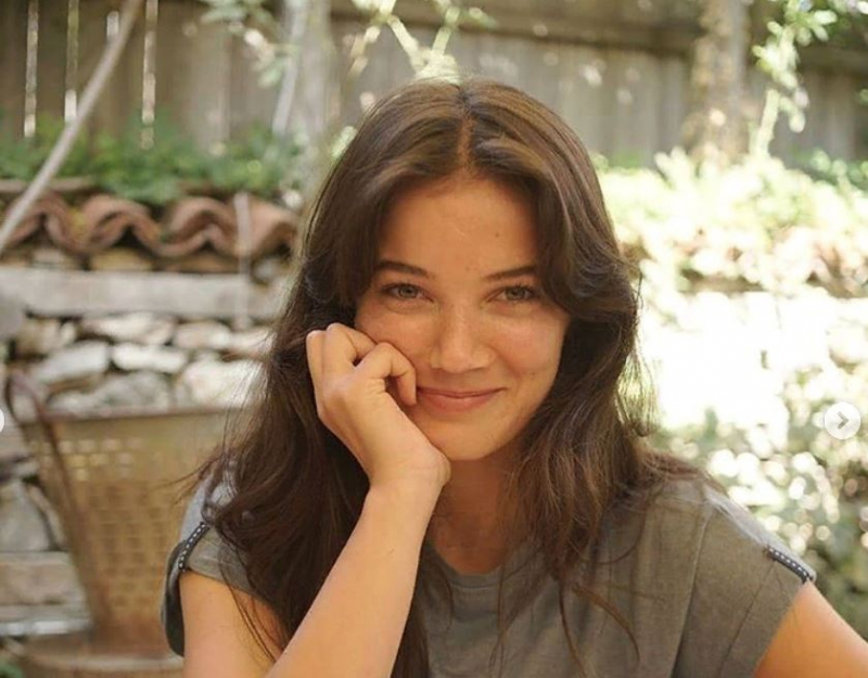 Pınar Deniz: «Je me moquais même de mes sourcils! Qui est Pınar Deniz?