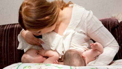Comment les jumeaux devraient-ils être allaités? Positions d'allaitement pour les bébés jumeaux