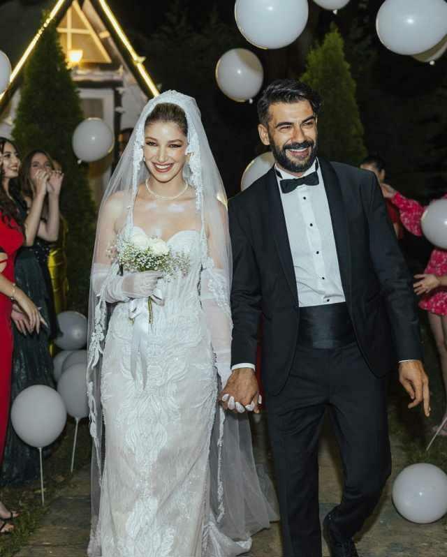 Rüzgar Aksoy s'est marié avec le monde