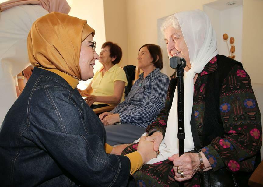 Emine Erdogan a célébré le 1er octobre la Journée des personnes âgées