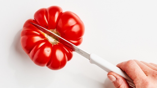 Comment peler la pelure de tomate avec la méthode la plus simple