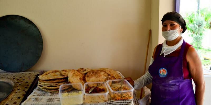 Les femmes de Mersin contribuent au budget familial avec leurs maisons tandoori!