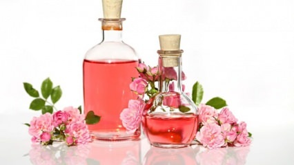 Quels sont les bienfaits de l'eau de rose sur la peau? Comment l'eau de rose est-elle appliquée sur la peau? Masque à l'eau de rose