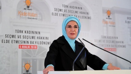 La Première Dame Erdoğan a assisté à la Journée des droits des femmes