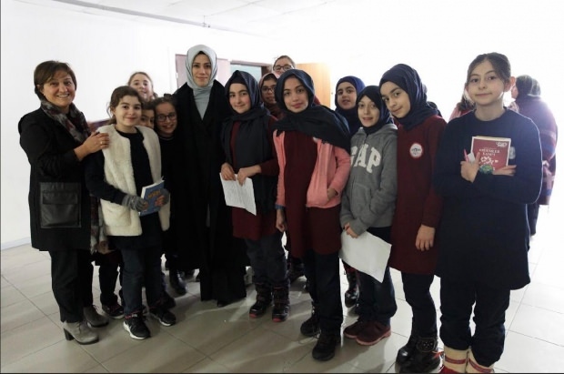 Esra Albayrak à la cérémonie de remise des badges du projet Visionary Goals for Girls!