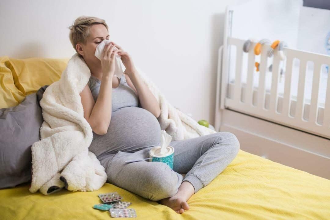 Remèdes maison pour se protéger de la grippe pendant la grossesse