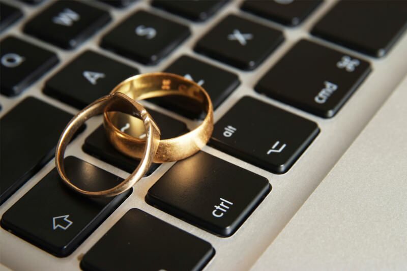 Le mariage par Internet est-il autorisé? Se marier en se rencontrant en ligne
