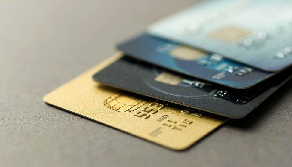 Report des dettes de carte de crédit