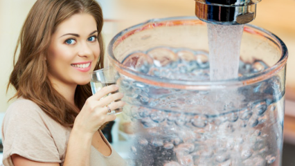 Boire trop d'eau va-t-il perdre du poids? Est-il dangereux de boire de l'eau la nuit?