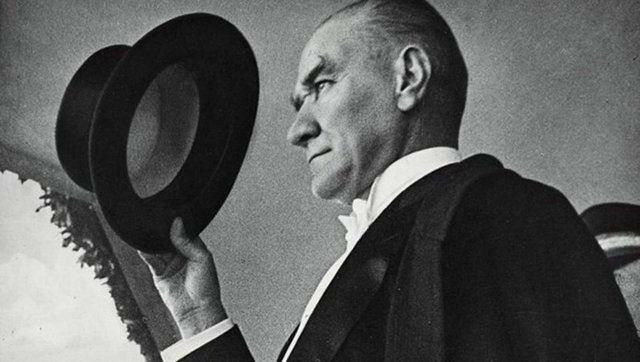 10 novembre Commémoration d'Atatürk et jour de deuil national