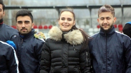 Il est devenu le président de Göynük Belediyespor où il est allé en tant que mariée!