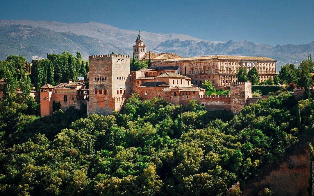 Où est le Palais de l'Alhambra? Dans quel pays se trouve le palais de l'Alhambra? Légende du palais de l'Alhambra