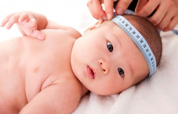 Comment mesurer le tour de tête des bébés