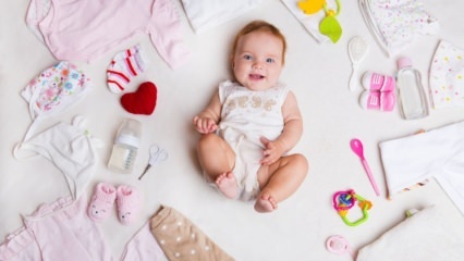À quoi faut-il penser lors de l'habillage d'un bébé?