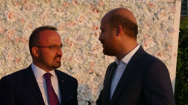 Le vice-président du groupe AK Party Bülent Turan et Bilal Erdoğan